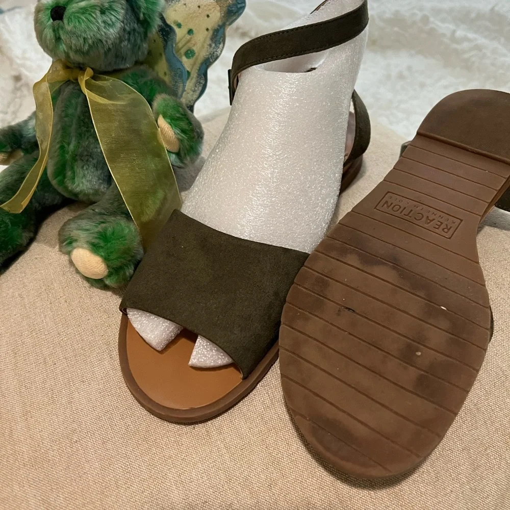 Kenneth Cole ankle strap sandal - Picture 4 of 4